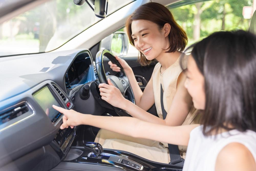 カーナビの選び方とは?4つの観点から選ぶときのポイントを紹介