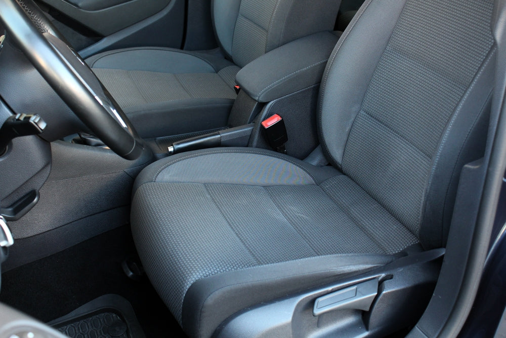 まるで新品！車のシートの交換費用と代用品を紹介