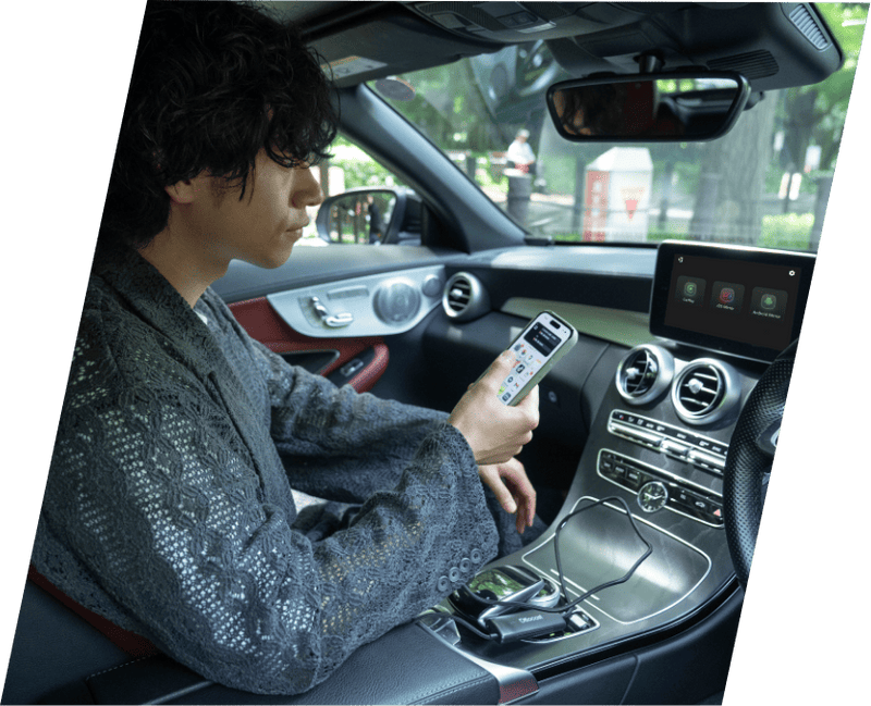 車内での操作シーン