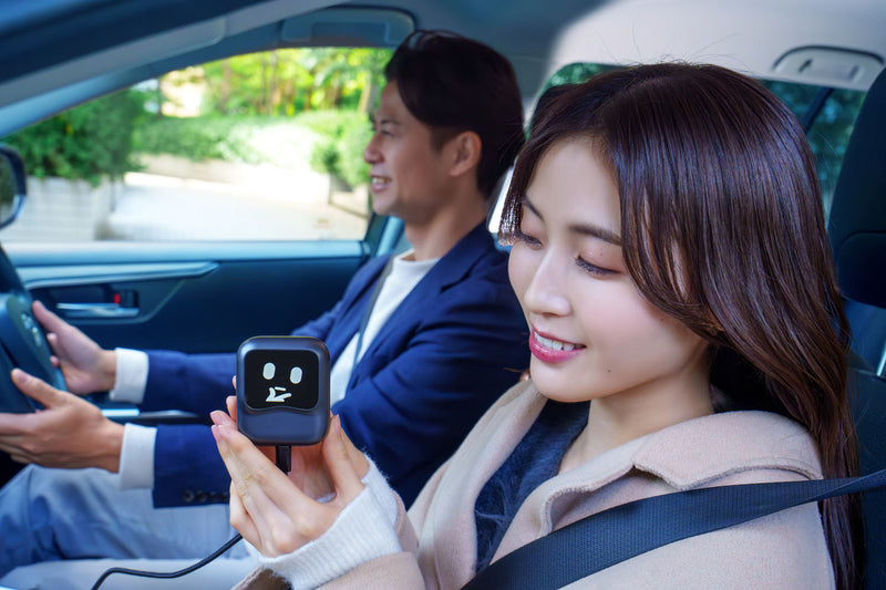 ノートパソコンとSIMカード