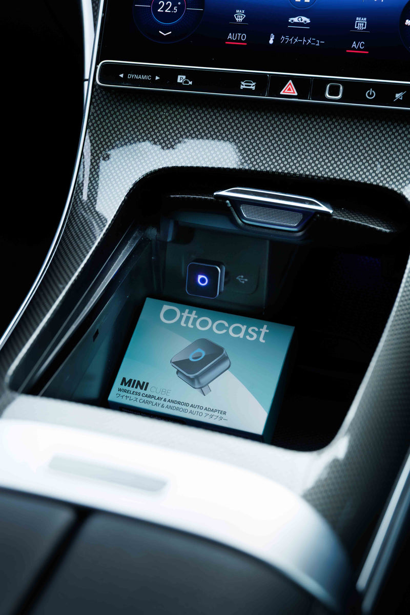 Car TV Mate MAX製品と車内使用イメージ