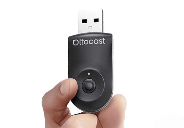 USBポートに挿すだけ