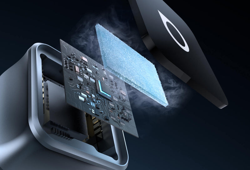 Car TV Mate MAX製品と車内使用イメージ